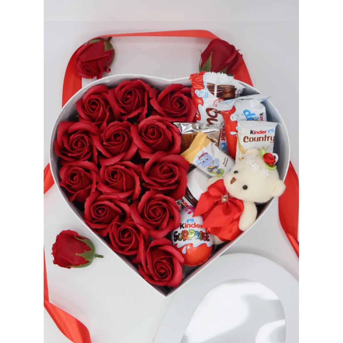 Подарочный набор сладостей Kinder Box