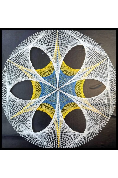 Панно на стену в стиле string art