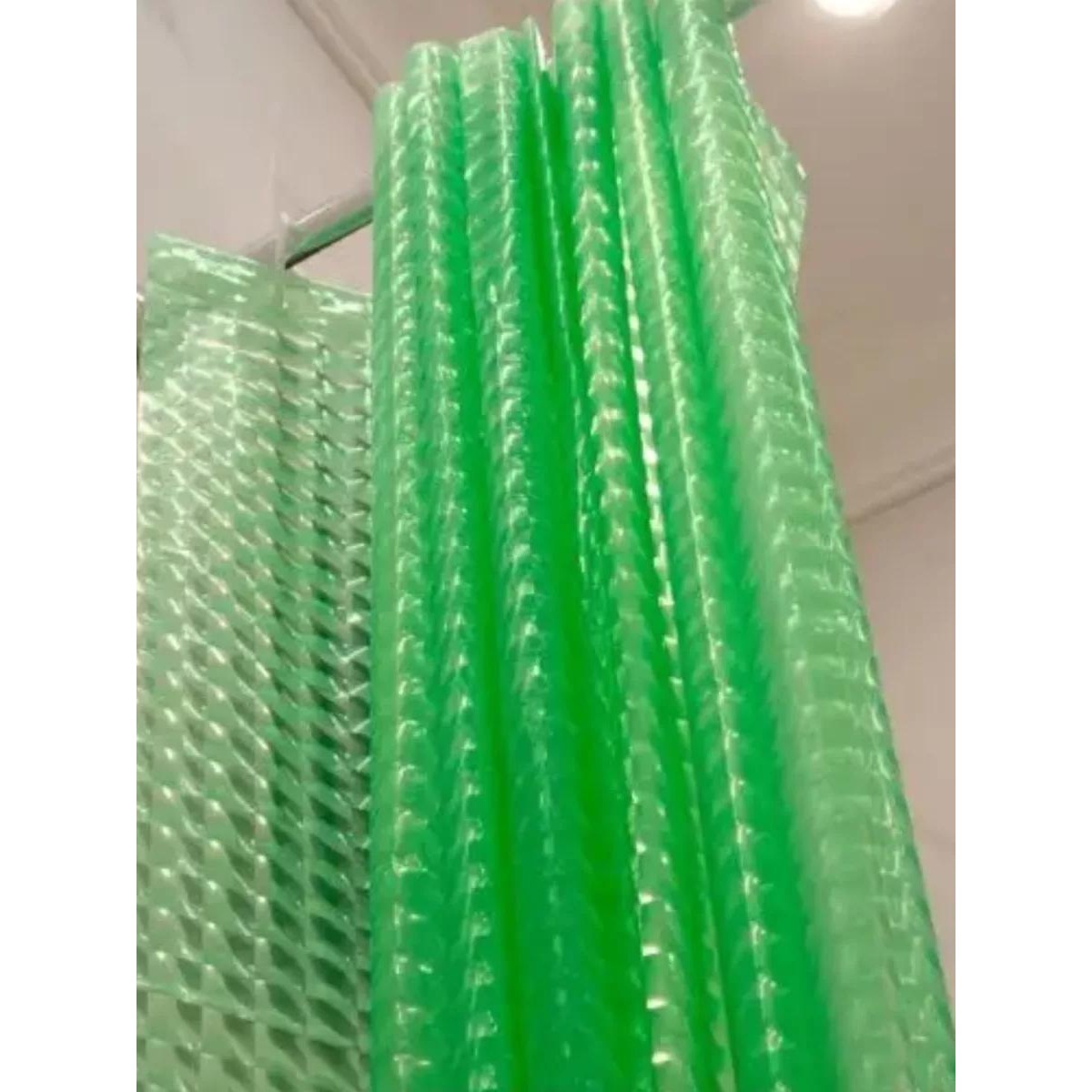 Штора для ванной и душа с 3D эффектом 180х180 см зеленая